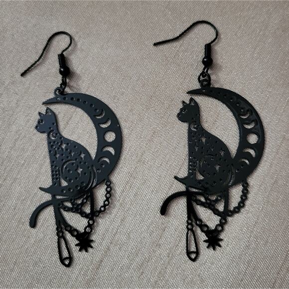 The Closet Fairy Jewelry - Black cat sitting on the moon witchy gothic earrings